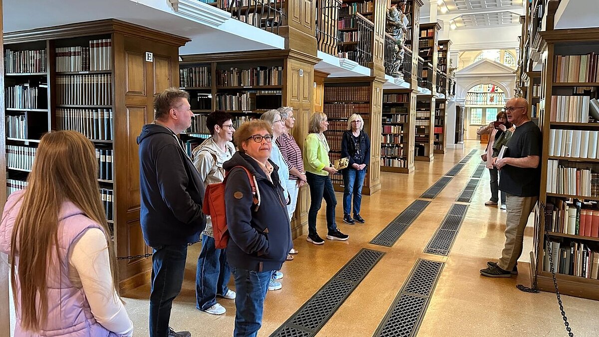 In der Klosterbibliothek  der Zisterzienserabtei Marienstatt