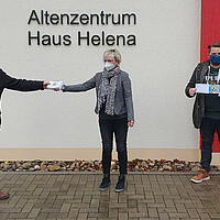 Weihnachtskarten für die Bewohner der Seniorenheime auf unserem Pfarreigebiet